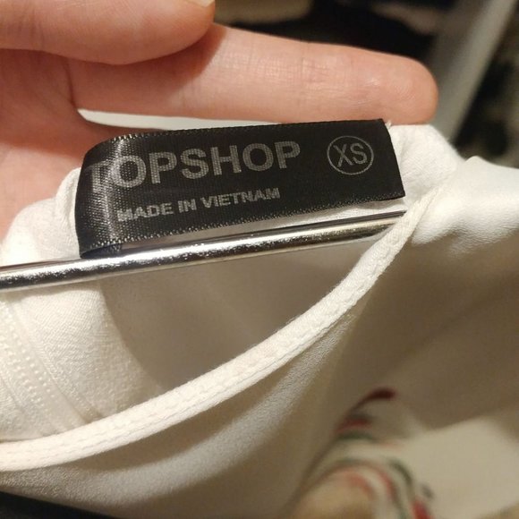 TOPSHOP White Dress with Floral Rose Detail - Picture 3 of 3